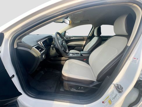 Used 2020 Ford Fusion SE w/ Equipment Group 151A image 21