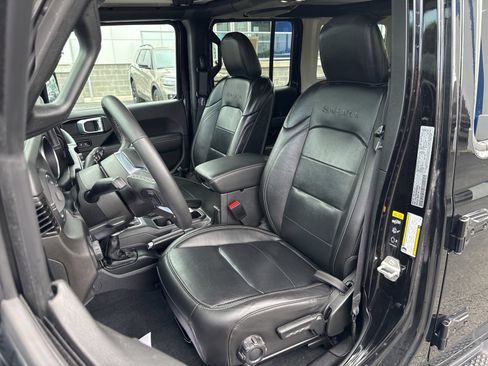 Used 2023 Jeep Wrangler Unlimited Sahara w/ Cold Weather Group AWD/4WD image 3