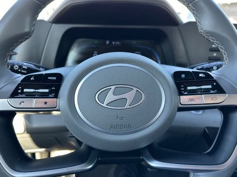 Used 2025 Hyundai Elantra Sport FWD image 22