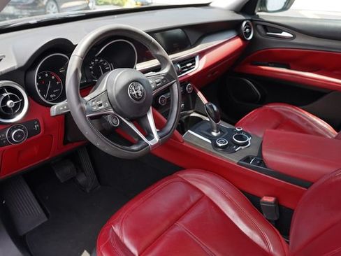 Used 2019 Alfa Romeo Stelvio Ti AWD/4WD image 6