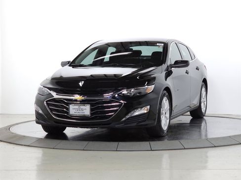 Used 2024 Chevrolet Malibu LT FWD image 3