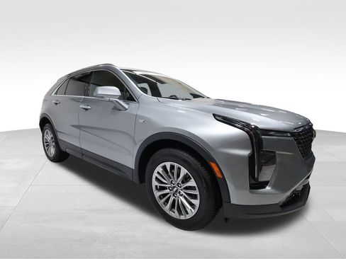 Certified 2025 Cadillac XT4 Premium Luxury image 6