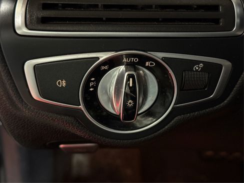 Used 2016 Mercedes-Benz C 300 C 300 4MATIC Sedan 4D image 19