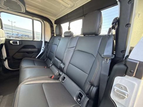 New 2026 Jeep Gladiator Sport AWD/4WD image 19