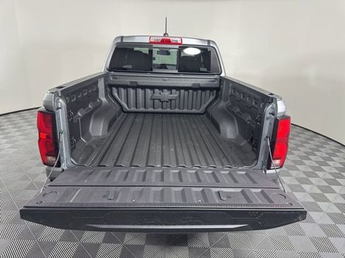 New 2026 Chevrolet Colorado ZR2 w/ Technology Package AWD/4WD image 13