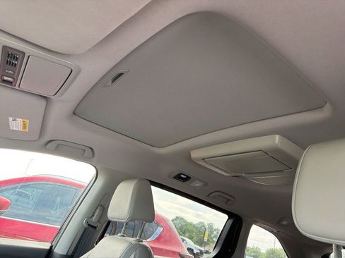 Used 2023 Honda Odyssey Touring image 14