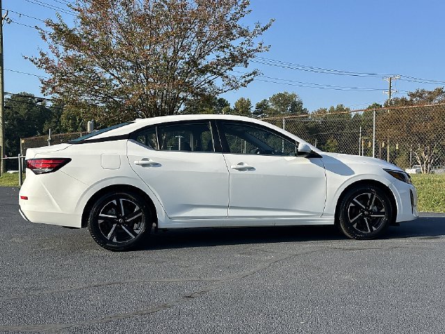 Used 2025 Nissan Sentra SV FWD image 8