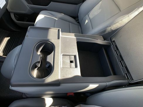 New 2026 Ford F250 XL w/ XL Chrome Package image 32