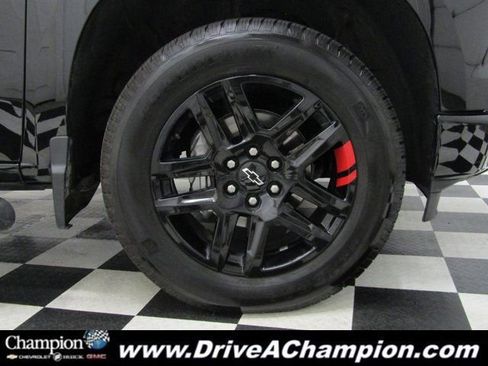 Used 2024 Chevrolet Silverado 1500 RST w/ Redline Edition AWD/4WD image 3