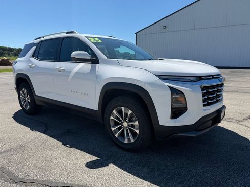 Used 2025 Chevrolet Equinox LT w/ Convenience Package II AWD/4WD image 3