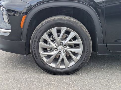 Certified 2025 Buick Enclave Preferred image 12