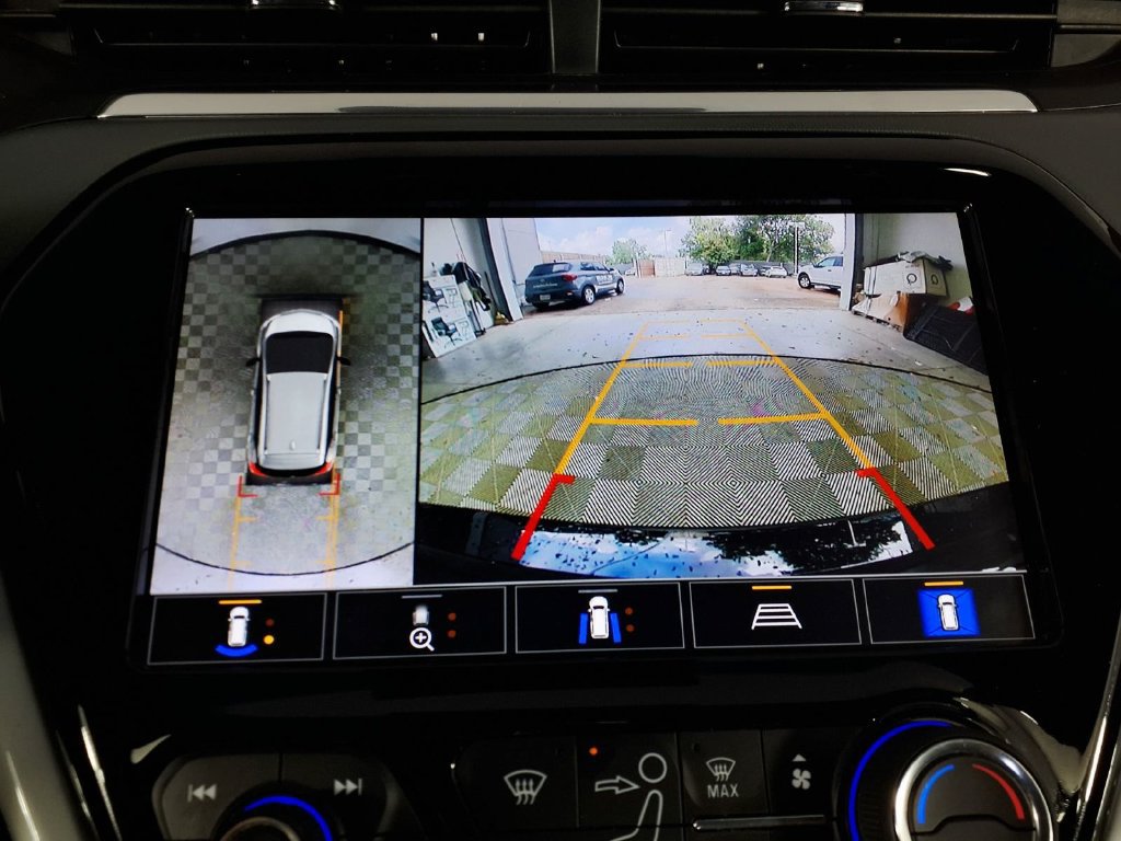 Used 2021 Chevrolet Bolt Premier w/ Infotainment Package FWD image 15