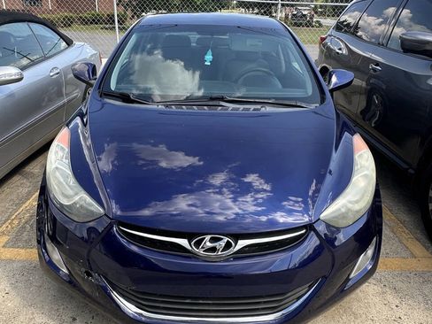 Used 2013 Hyundai Elantra GLS w/ Preferred Pkg FWD image 3