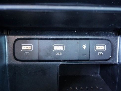 Used 2023 Kia Sorento LX image 23