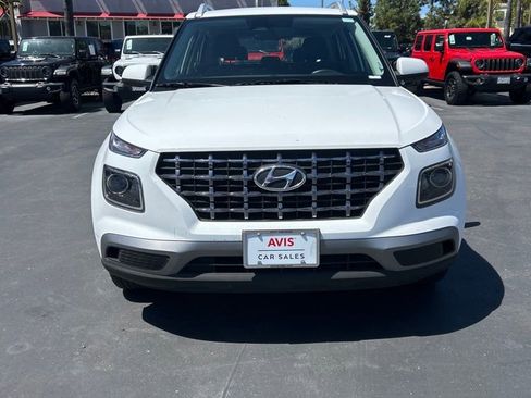Used 2025 Hyundai Venue SEL image 7