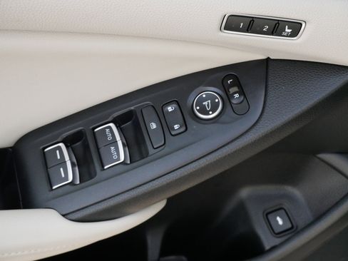 Used 2019 Honda Accord EX-L image 19