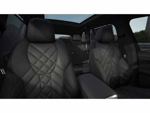 Used 2026 BMW X5 sDrive40i w/ Executive Package image 11