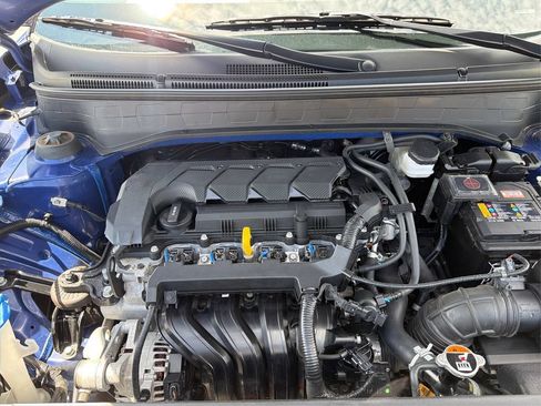 Used 2024 Hyundai Venue SEL FWD image 12