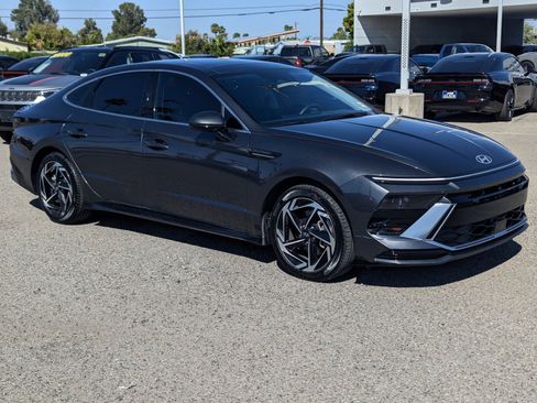 Used 2025 Hyundai Sonata SEL FWD image 1