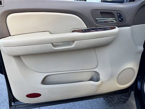 Used 2009 GMC Sierra 2500 SLT w/ SLT Convenience Package image 10