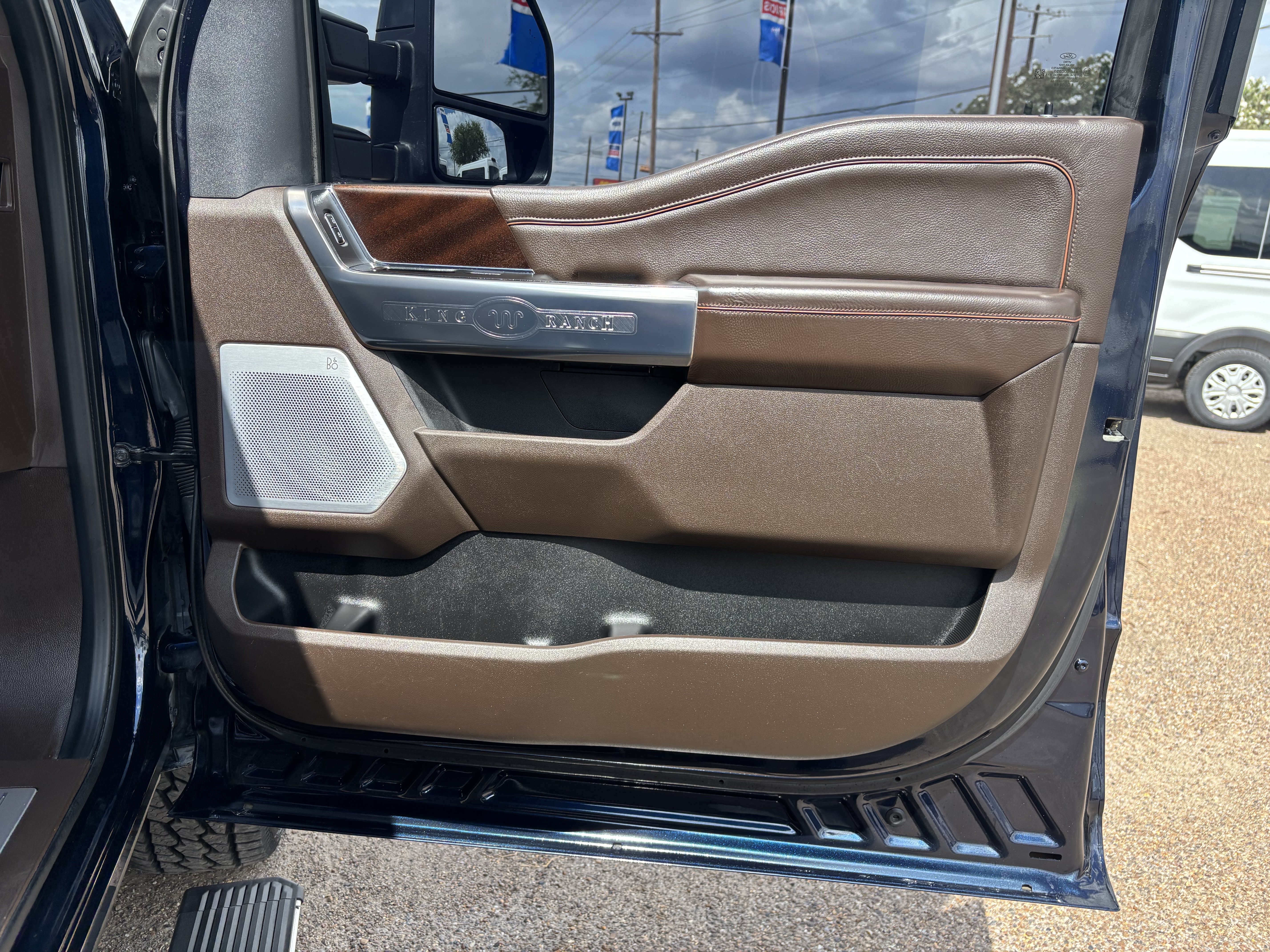 Certified 2024 Ford F250 King Ranch w/ FX4 Off-Road Package AWD/4WD image 36