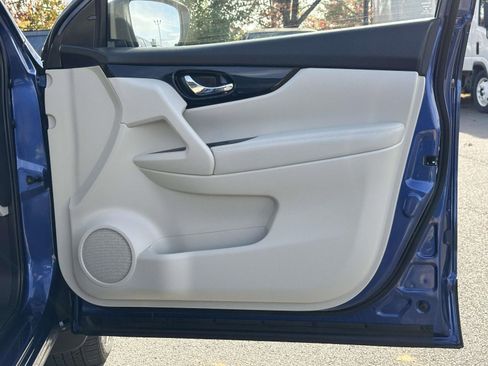 Used 2022 Nissan Rogue Sport SL image 27