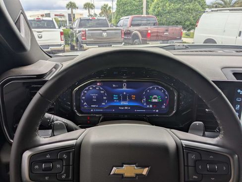 Used 2024 Chevrolet Silverado 1500 LTZ AWD/4WD image 30