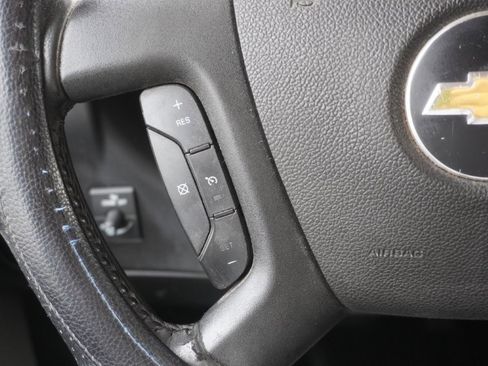 Used 2022 Chevrolet Express 2500 w/ Driver Convenience Package image 10