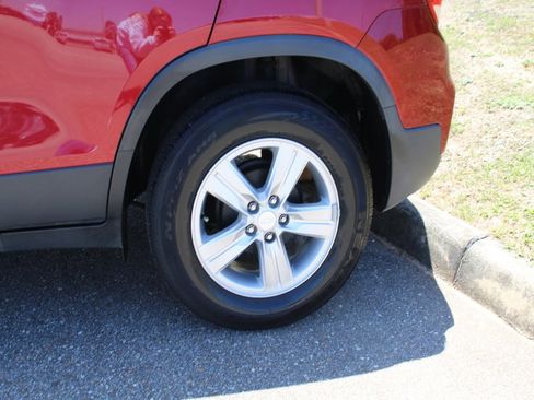 Used 2020 Chevrolet Trax LT w/ LT Convenience Package FWD image 6