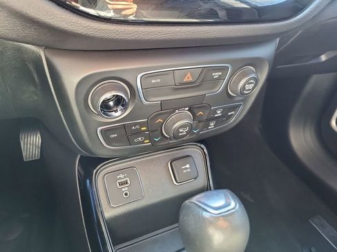 Used 2021 Jeep Compass Latitude image 15