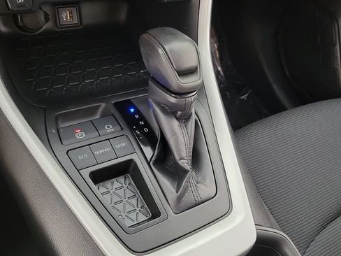 Used 2024 Toyota RAV4 LE FWD image 30