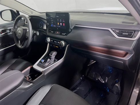 Used 2024 Toyota RAV4 Limited image 26