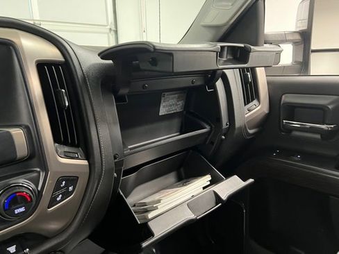 Used 2019 GMC Sierra 2500 Denali w/ Duramax Plus Package AWD/4WD image 82