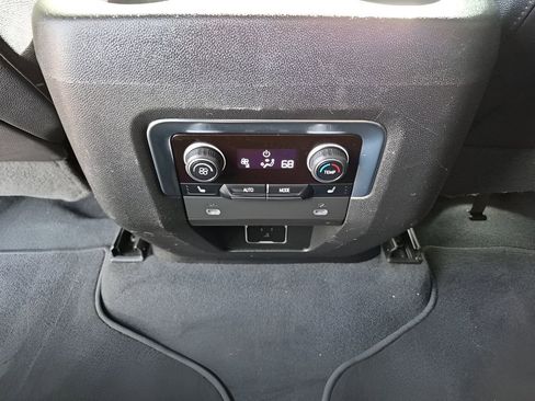 Used 2022 Chevrolet Tahoe Z71 w/ Off-Road Capability Package image 21