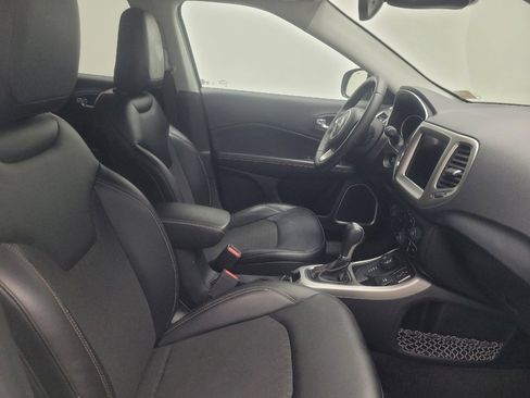 Used 2018 Jeep Compass Latitude w/ Popular Equipment Group AWD/4WD image 21
