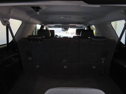 Used 2020 Chevrolet Suburban LT AWD/4WD image 9