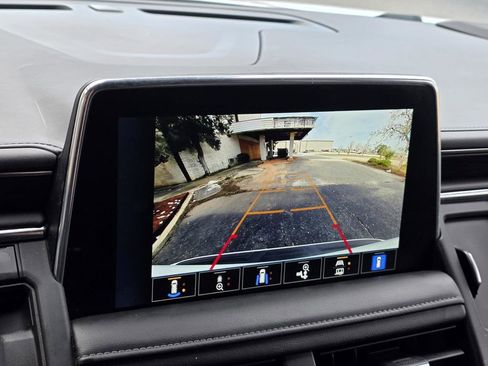 Used 2023 Chevrolet Suburban LT w/ Luxury Package image 28