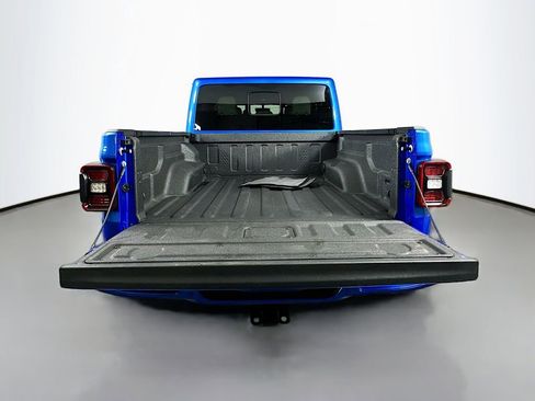 Used 2023 Jeep Gladiator Overland image 32