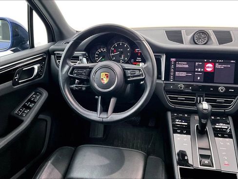 Used 2023 Porsche Macan image 7