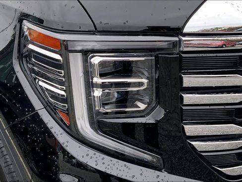 Used 2025 GMC Sierra 1500 SLT image 25