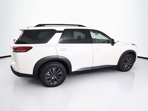 Used 2024 Nissan Pathfinder SV FWD image 10