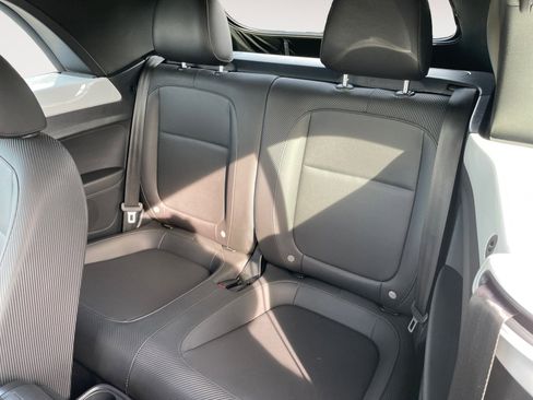 Used 2019 Volkswagen Beetle 2.0T SE w/ SE Premium Package image 18