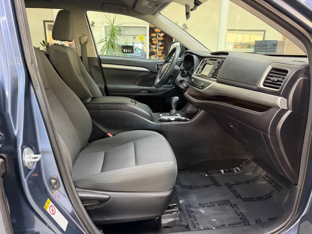 Used 2016 Toyota Highlander LE FWD image 19