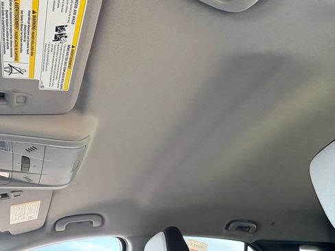 Used 2019 Chevrolet Equinox LT image 30