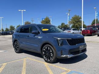 Used 2025 Kia Sorento EX FWD video 1