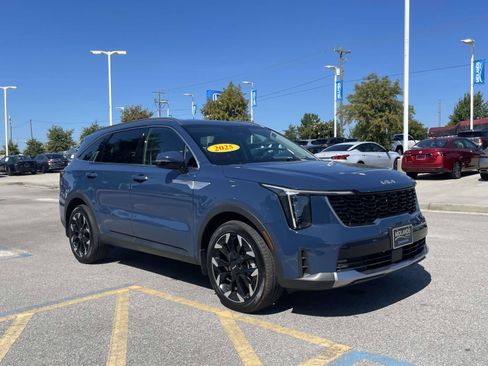 Used 2025 Kia Sorento EX FWD image 1
