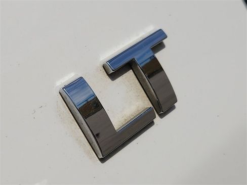 Used 2017 Chevrolet Colorado LT w/ Luxury Package, Chrome image 13