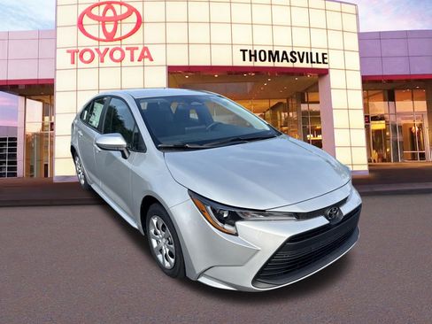 Used 2026 Toyota Corolla LE FWD image 3