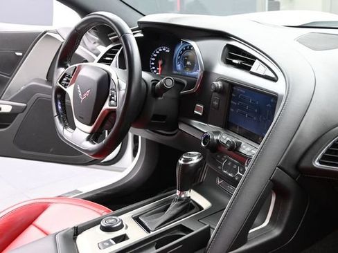 Used 2017 Chevrolet Corvette Stingray Coupe w/ 1LT RWD image 29