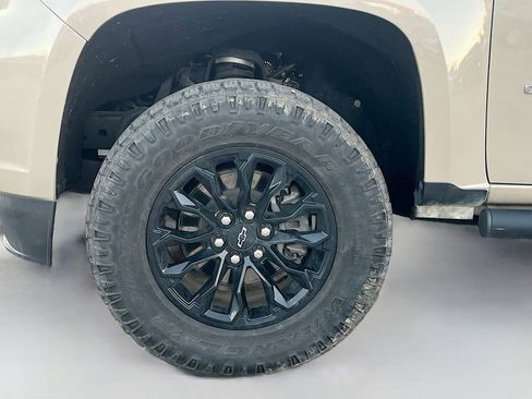 Used 2022 Chevrolet Colorado Z71 image 30